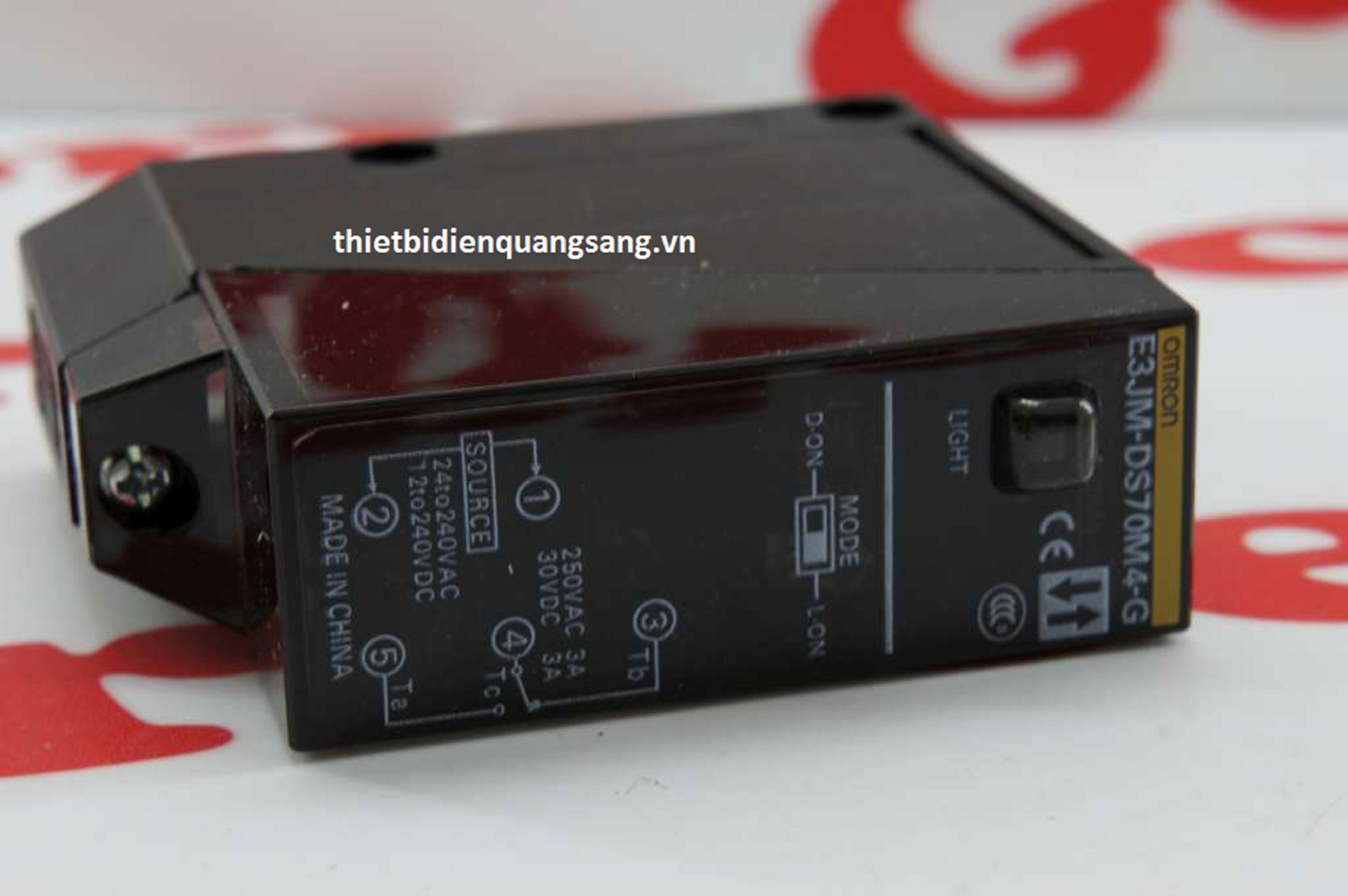 Omron E3JM-DS70M4-G