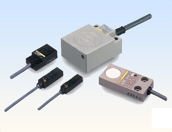 Cảm biến tiệm cận Omron TL-W1R5MC1