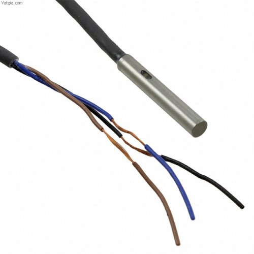 Cảm biến tiệm cận hình trụ Omron E2E-C04S12-WC-C1