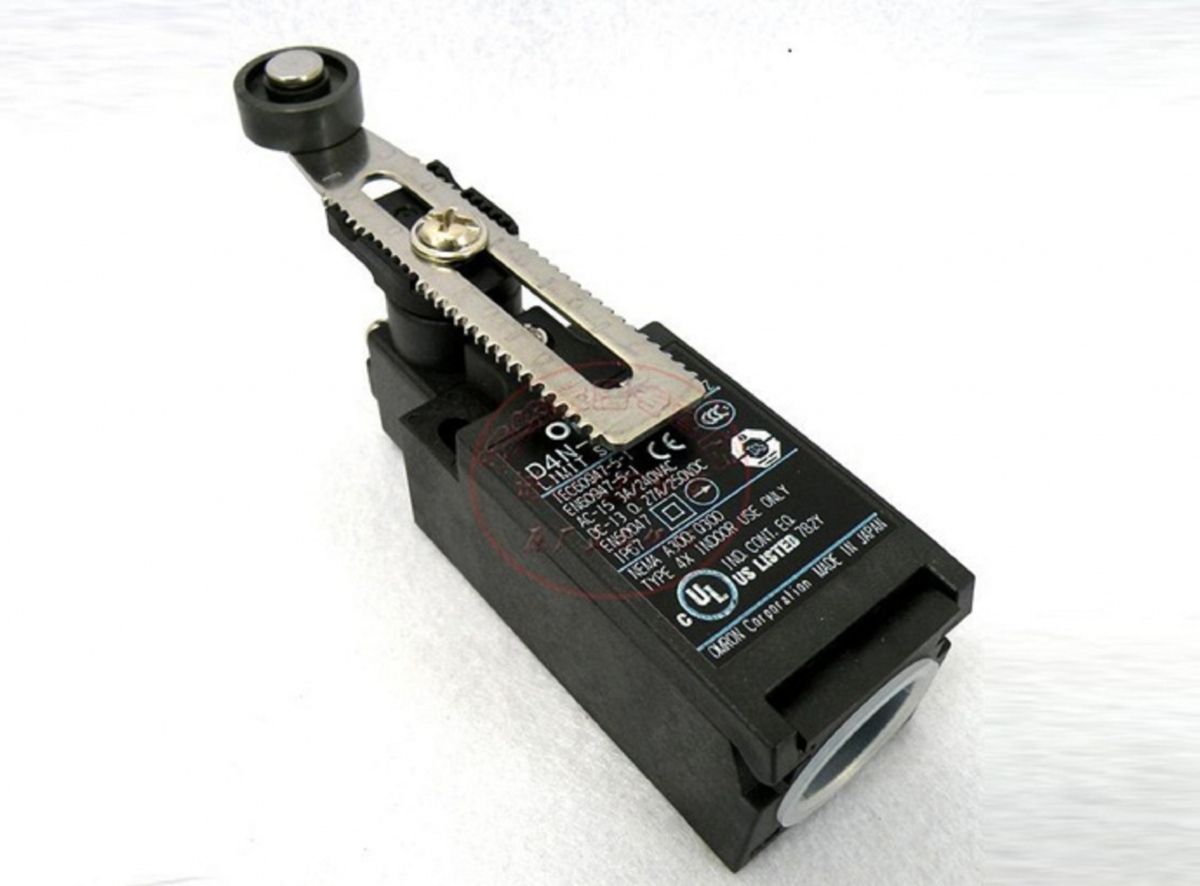 Công tắc hành trình Omron D4N-212G